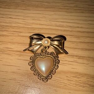 Vintage Gold Tone Bow Brooch w Heart Dangle Faux Pearl Pendant